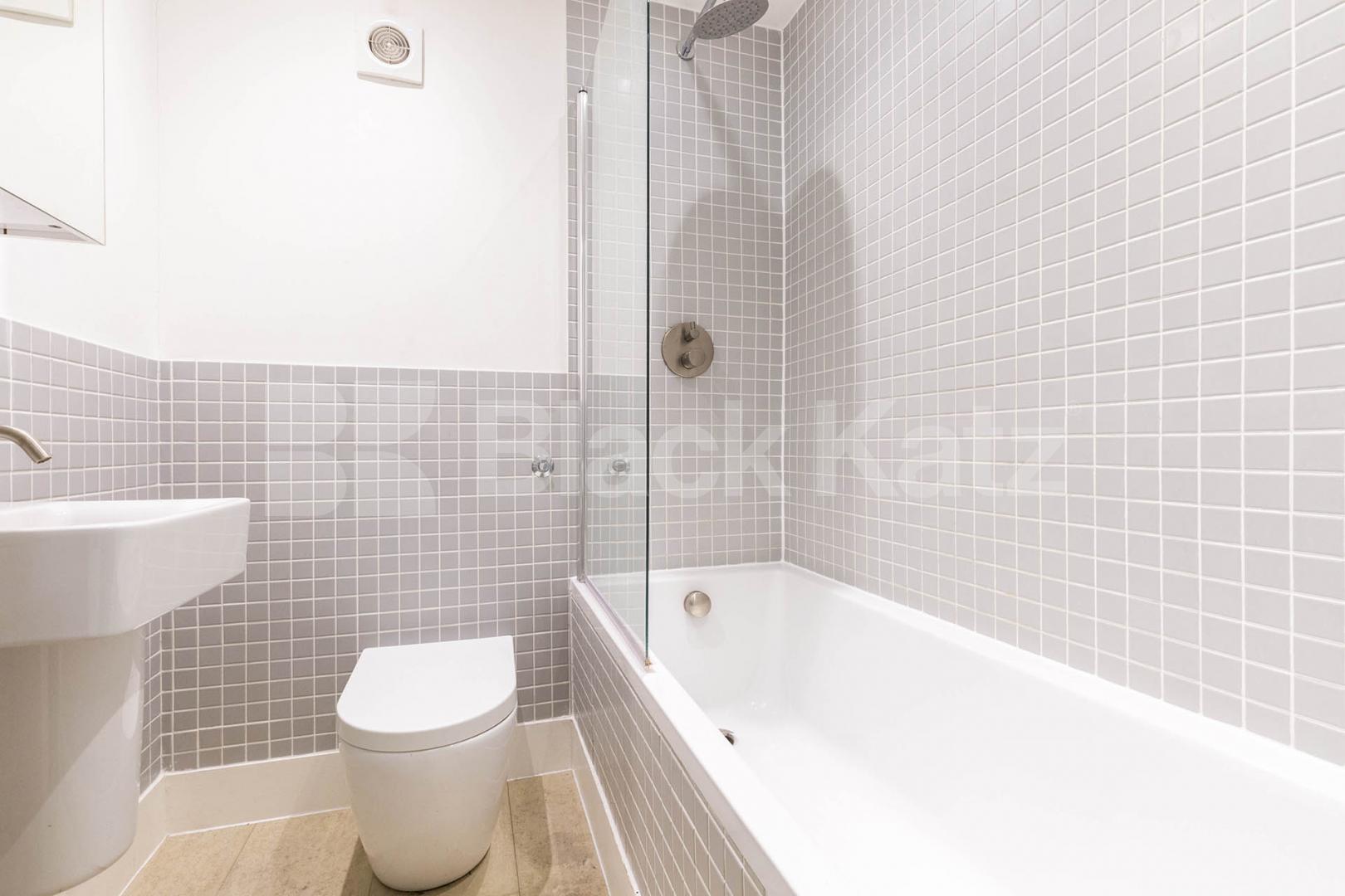 modern and bright 1 bedroom within a office conversion with a private terrace Berry Street, Clerkenwell